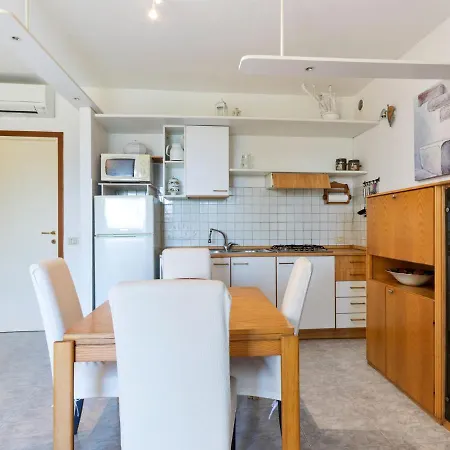 Casa vacanze Welcoming In With Swimming Pool