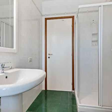 Welcoming In With Swimming Pool 度假居 *