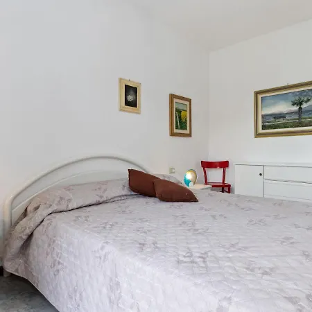 Welcoming In With Swimming Pool Holiday home Lazise