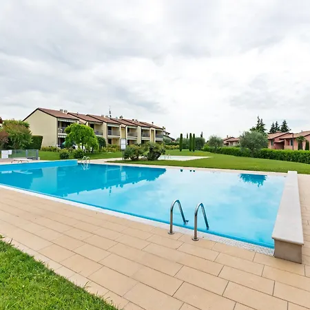 度假居 Welcoming In With Swimming Pool