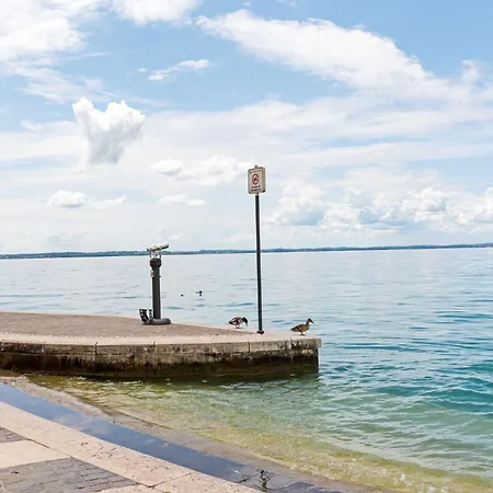 Dom wakacyjny Welcoming In With Swimming Pool Lazise