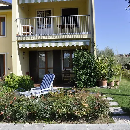 Welcoming In With Swimming Pool